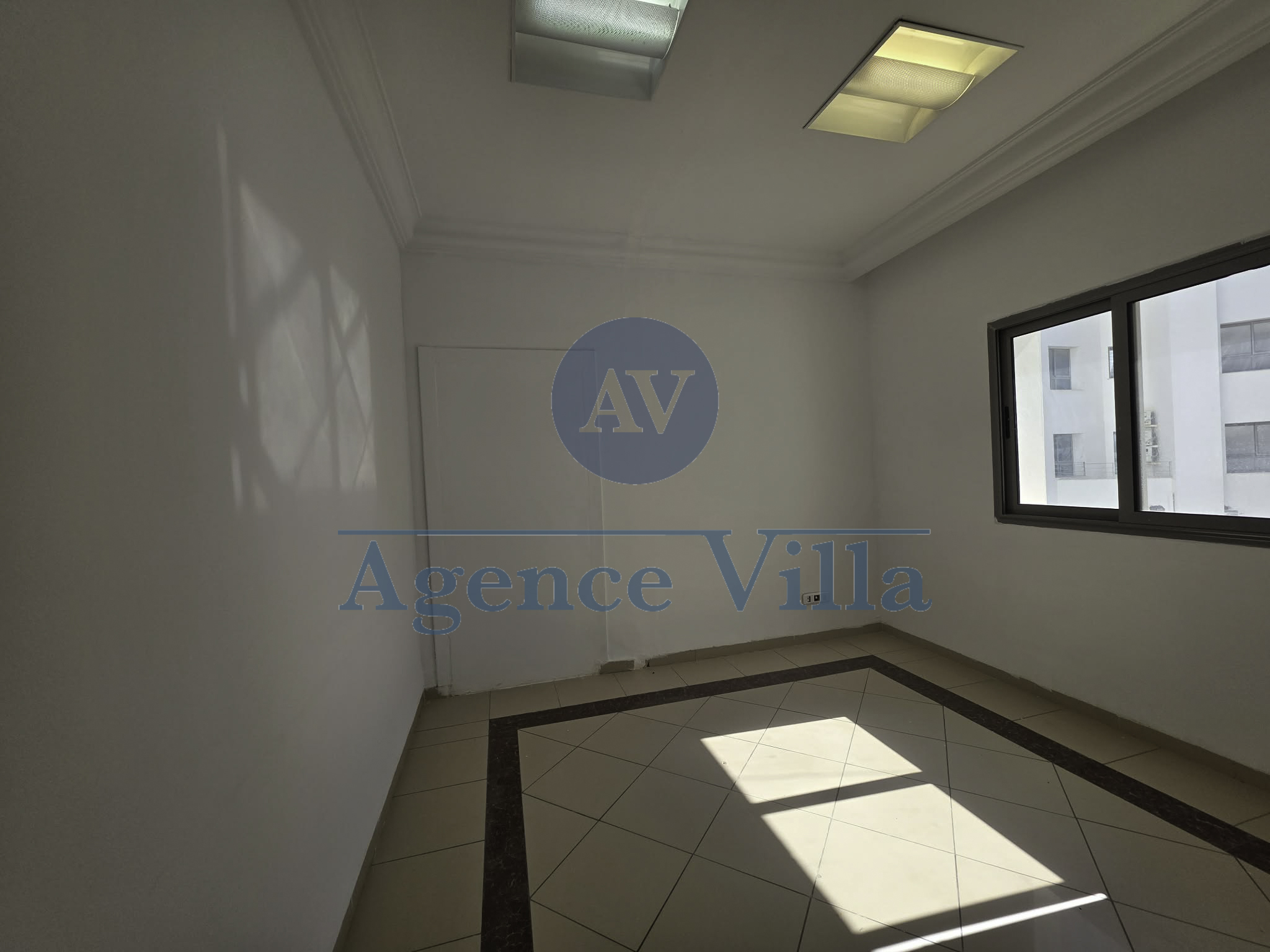 La Marsa&nbsp;Berge Du Lac&nbsp;Location&nbsp;Appart. 5 pi�ces+&nbsp;Bureau h4 lac 1