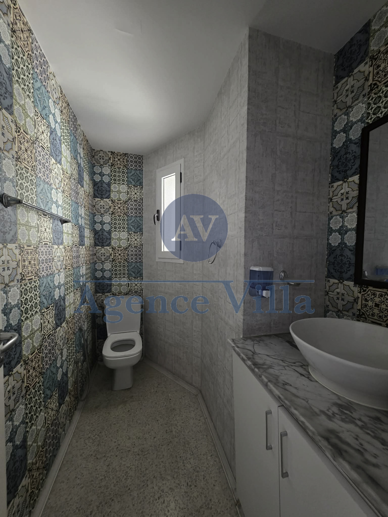 La Marsa&nbsp;Berge Du Lac&nbsp;Location&nbsp;Appart. 5 pi�ces+&nbsp;Bureau h4 110m lac 1