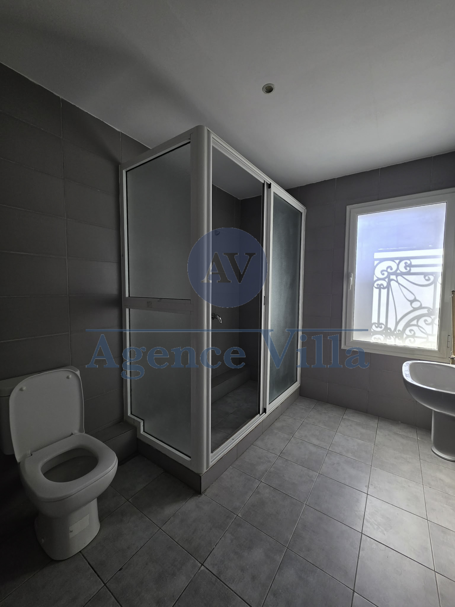 Bab Bhar&nbsp;Montplaisir&nbsp;Location&nbsp;Appart. 5 pi�ces+&nbsp;Villa s11 � mutuelle ville