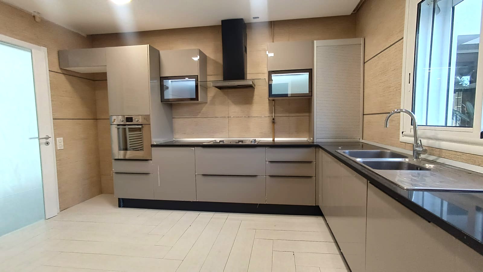 La Marsa&nbsp;Berge Du Lac&nbsp;Location&nbsp;Appart. 1 pi�ce&nbsp;Un s3 avec jardin aux berges du lac 2