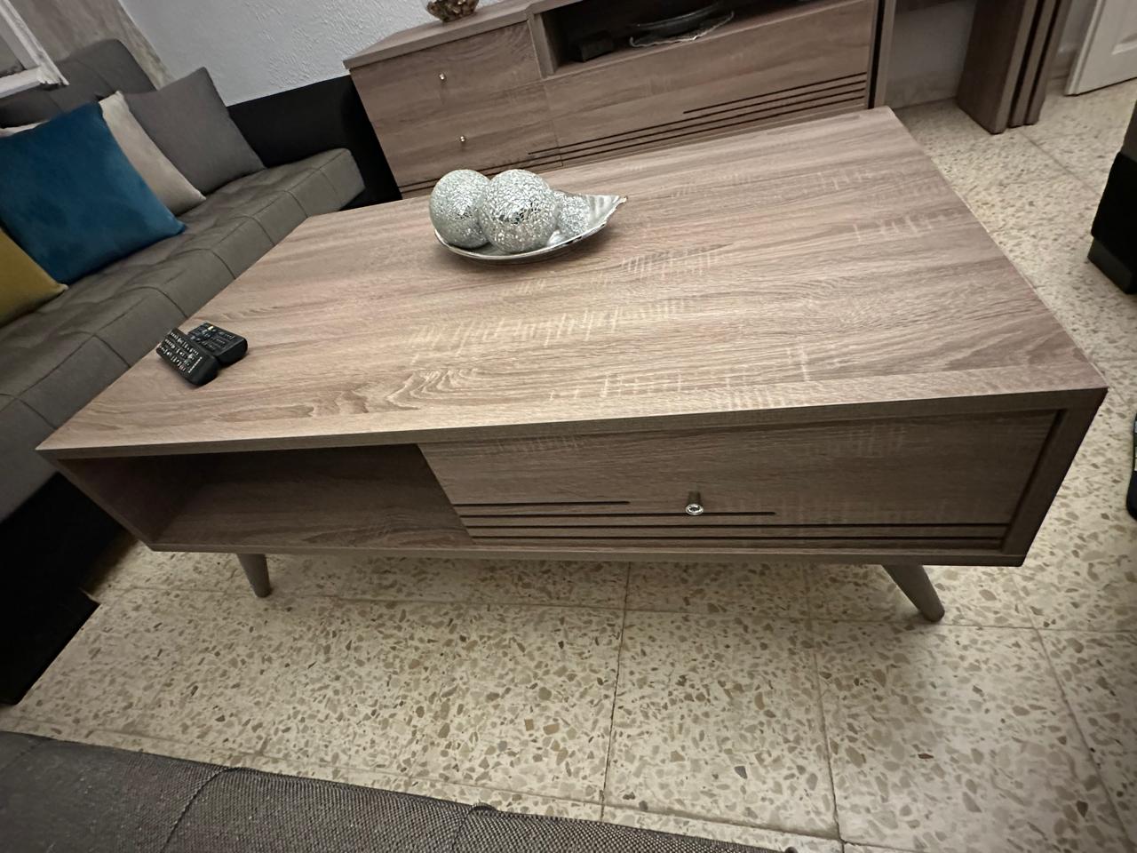 Ariana Ville&nbsp;Ariana&nbsp;Salon - Salle � manger &nbsp;Salons&nbsp;Table salon excellent �tat