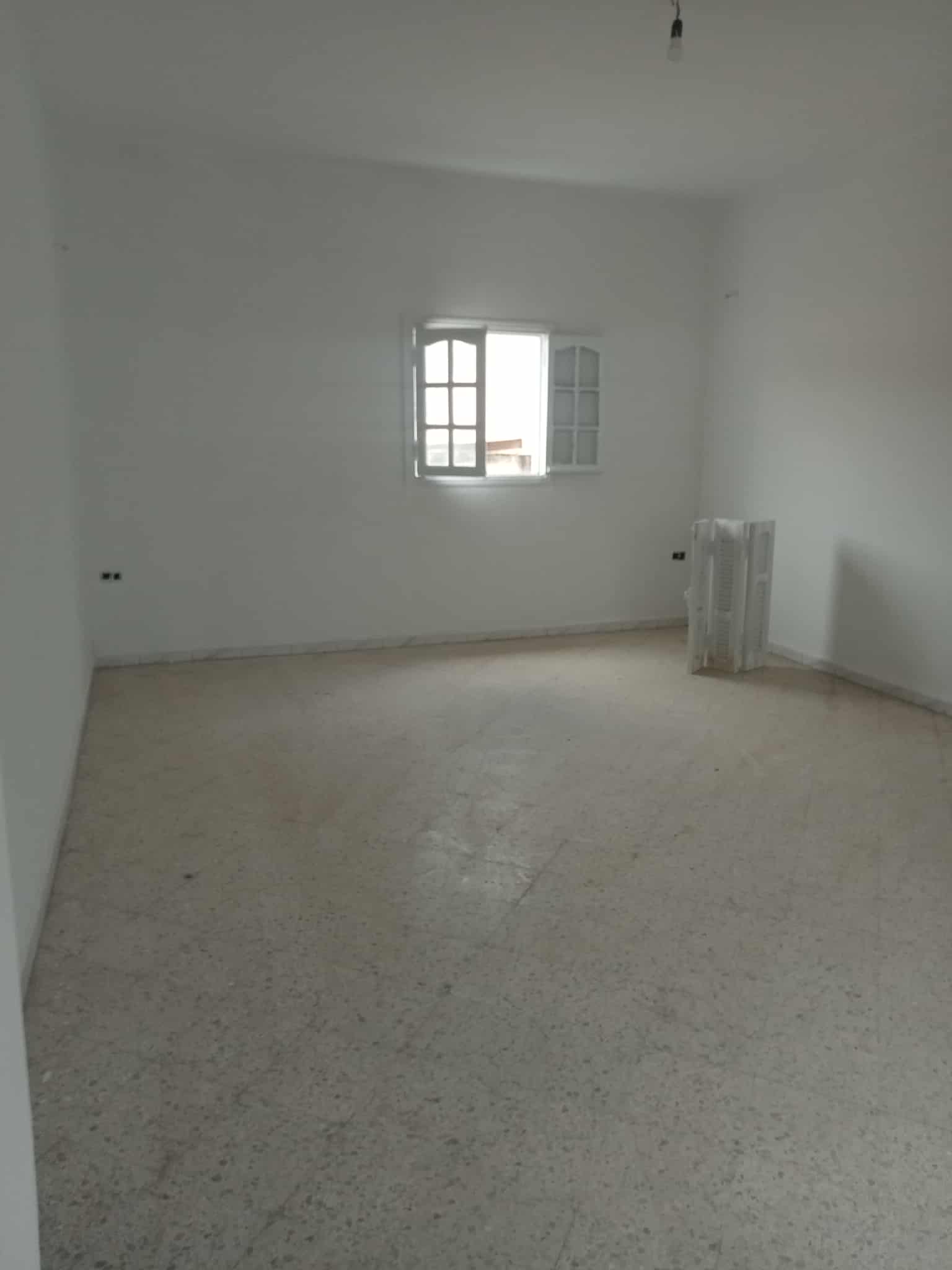 La Soukra&nbsp;Borj Louzir&nbsp;Location&nbsp;Appart. 3 pi�ces&nbsp;Apparemment � borj louzir