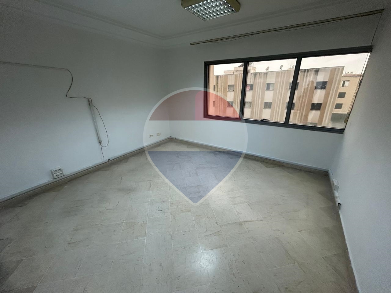 Bab Bhar&nbsp;Republique&nbsp;Location&nbsp;Appart. 4 pi�ces&nbsp;Bureau au centre ville de tunis