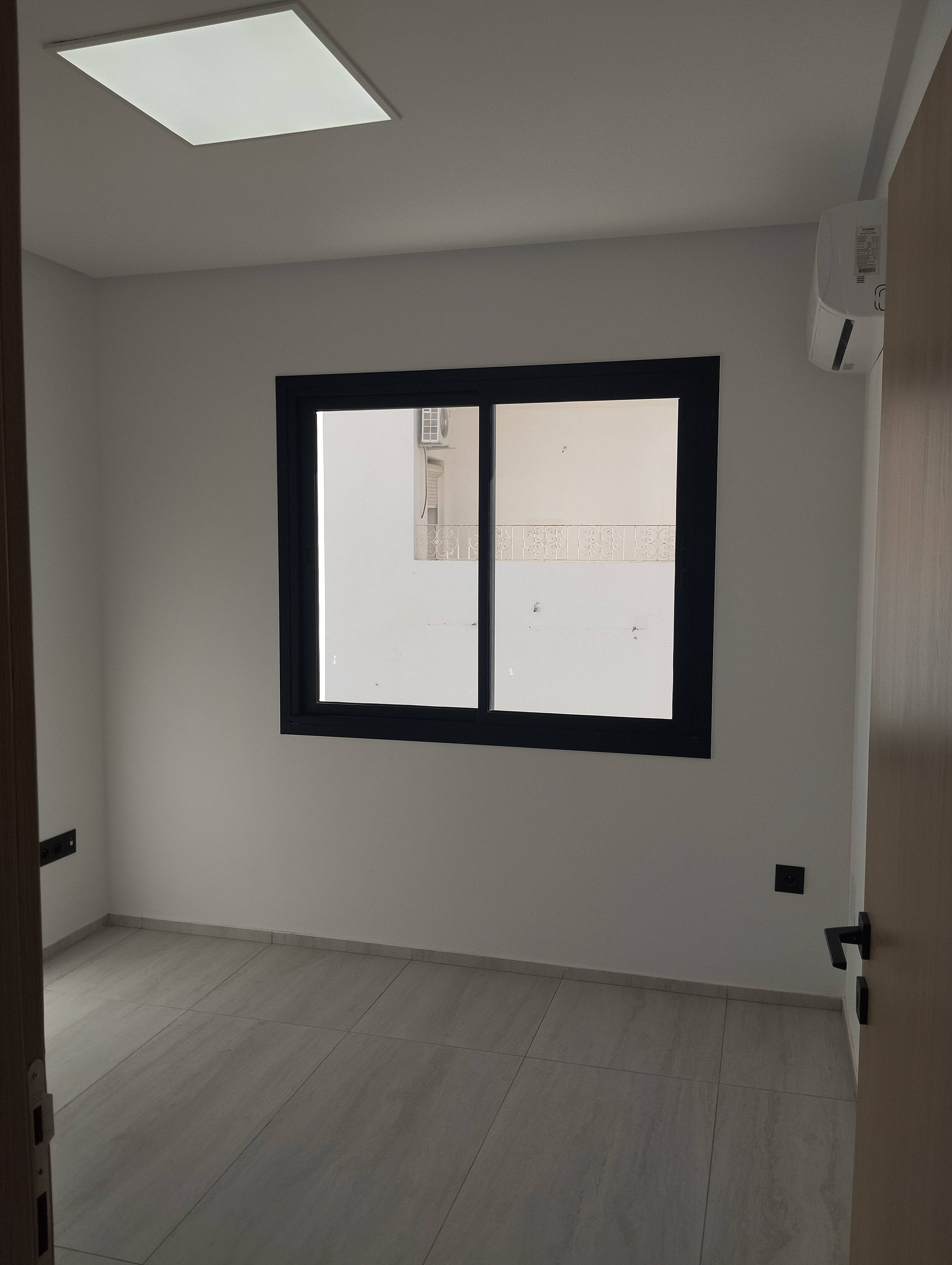 Rades&nbsp;Rades&nbsp;Location&nbsp;Appart. 3 pi�ces&nbsp;Bureau au centre ville rades