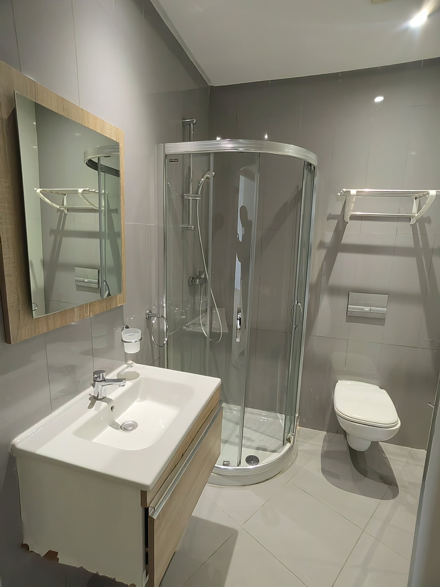 Ariana Ville&nbsp;Cite Ennasr 2&nbsp;Location&nbsp;Appart. 2 pi�ces&nbsp;Appartement s1 haut standing
