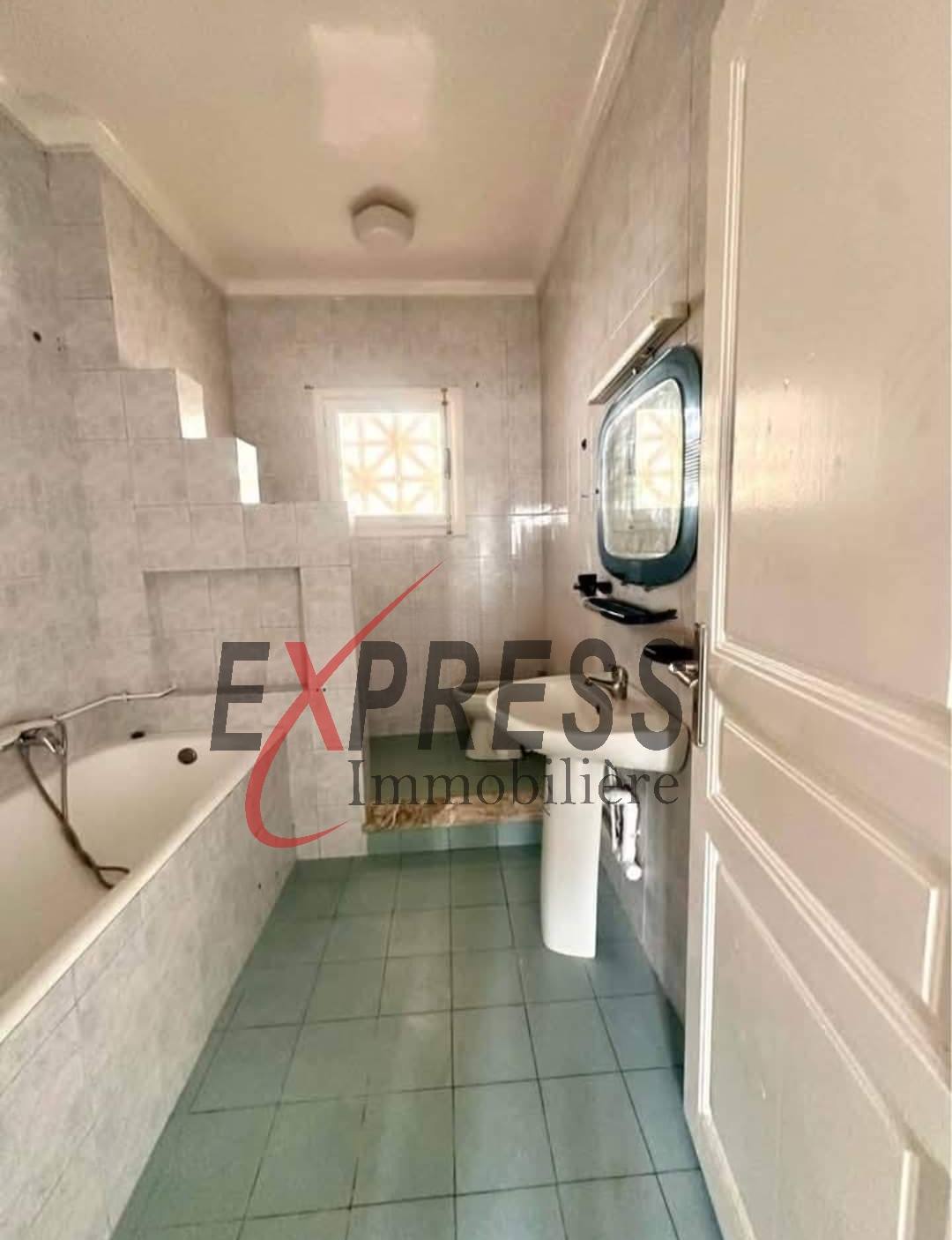 El Menzah&nbsp;El Manar 2&nbsp;Location&nbsp;Appart. 4 pi�ces&nbsp;Un appart s3 spacieux � manar 3