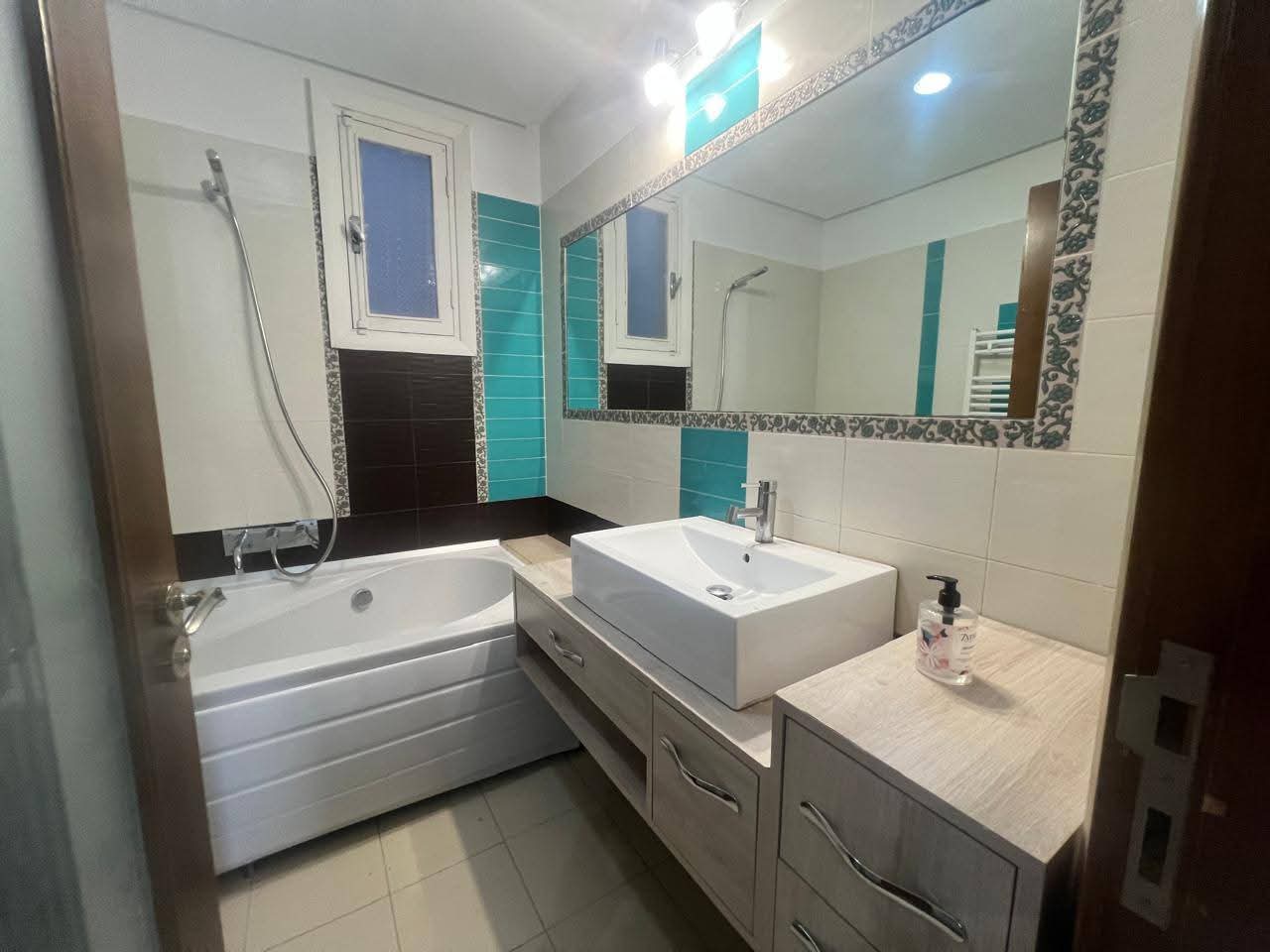 El Menzah&nbsp;El Menzah 4&nbsp;Location&nbsp;Appart. 4 pi�ces&nbsp;Appart s3 avec deux places parking