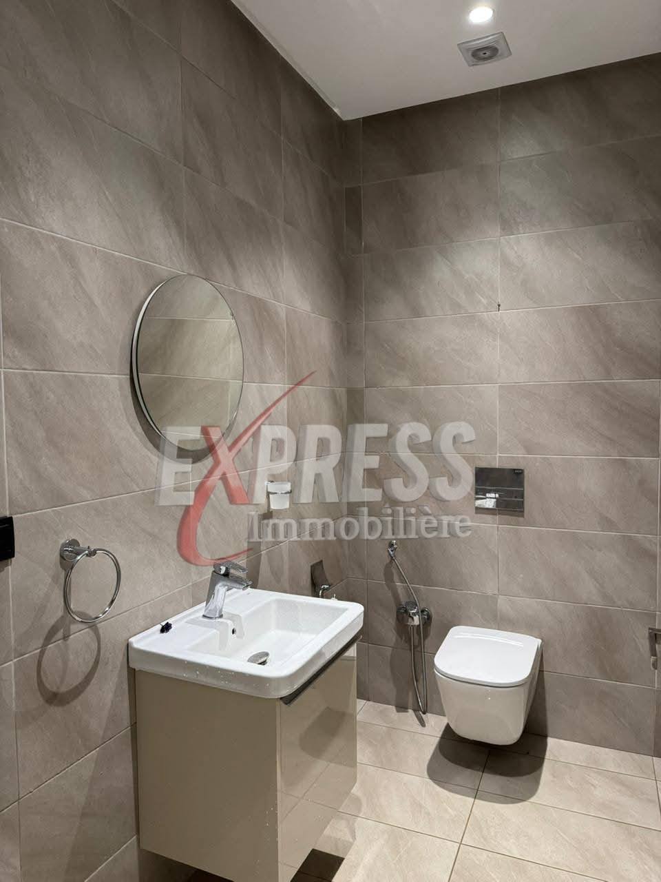 La Soukra&nbsp;La Soukra&nbsp;Location&nbsp;Appart. 4 pi�ces&nbsp;Un appartement s3 haut standing