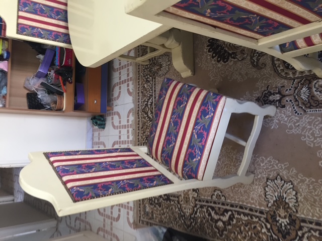 Ariana Ville&nbsp;Cite Ennouzha&nbsp;Salon - Salle � manger &nbsp;Salle � manger&nbsp;Salle � manger en bois massif presque neuve