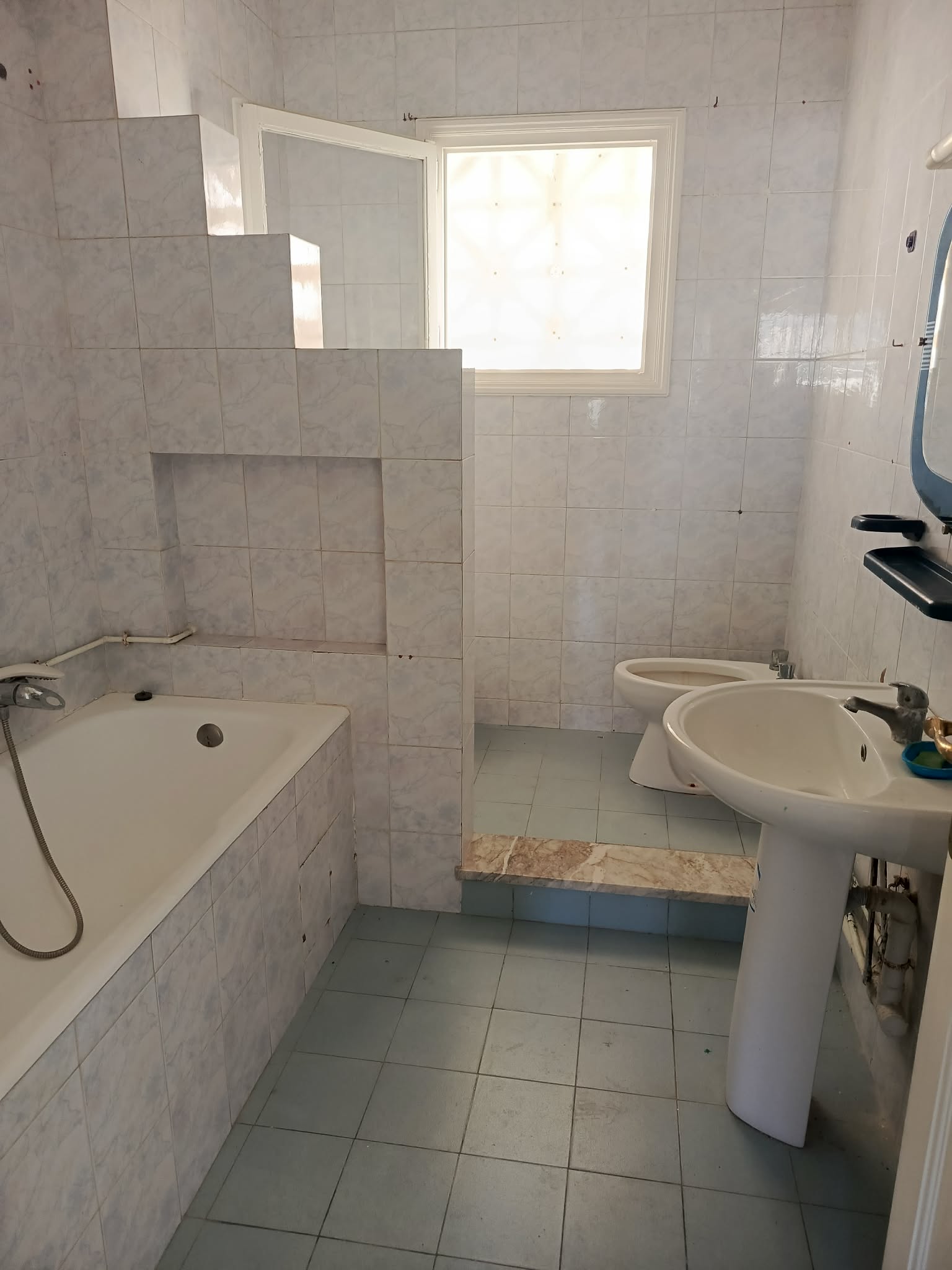 El Menzah&nbsp;El Manar 2&nbsp;Location&nbsp;Appart. 5 pi�ces+&nbsp;Manar 3 spacieux appt s3 bien situ�