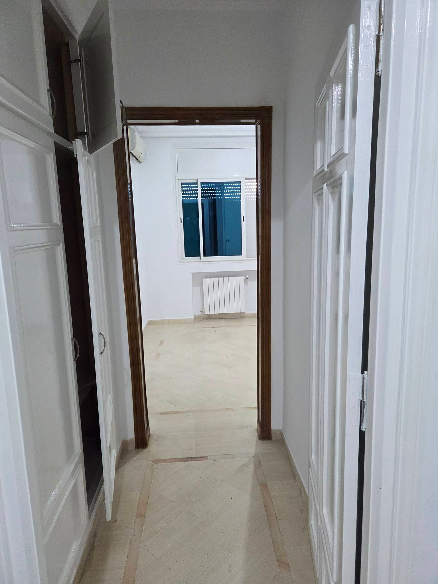 Ariana Ville&nbsp;Cite Ennasr 2&nbsp;Location&nbsp;Appart. 5 pi�ces+&nbsp;Ennasr 2  appt s3 bien situ� cot� commodit�s