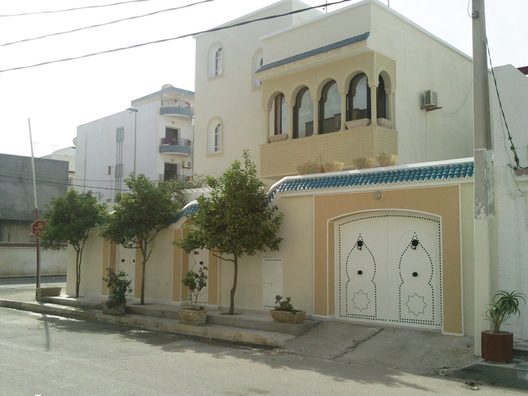 Hammam Sousse&nbsp;Hammam Sousse&nbsp;Location&nbsp;Appart. 5 pi�ces+&nbsp;Etage au premier independant meubl� annuelle
