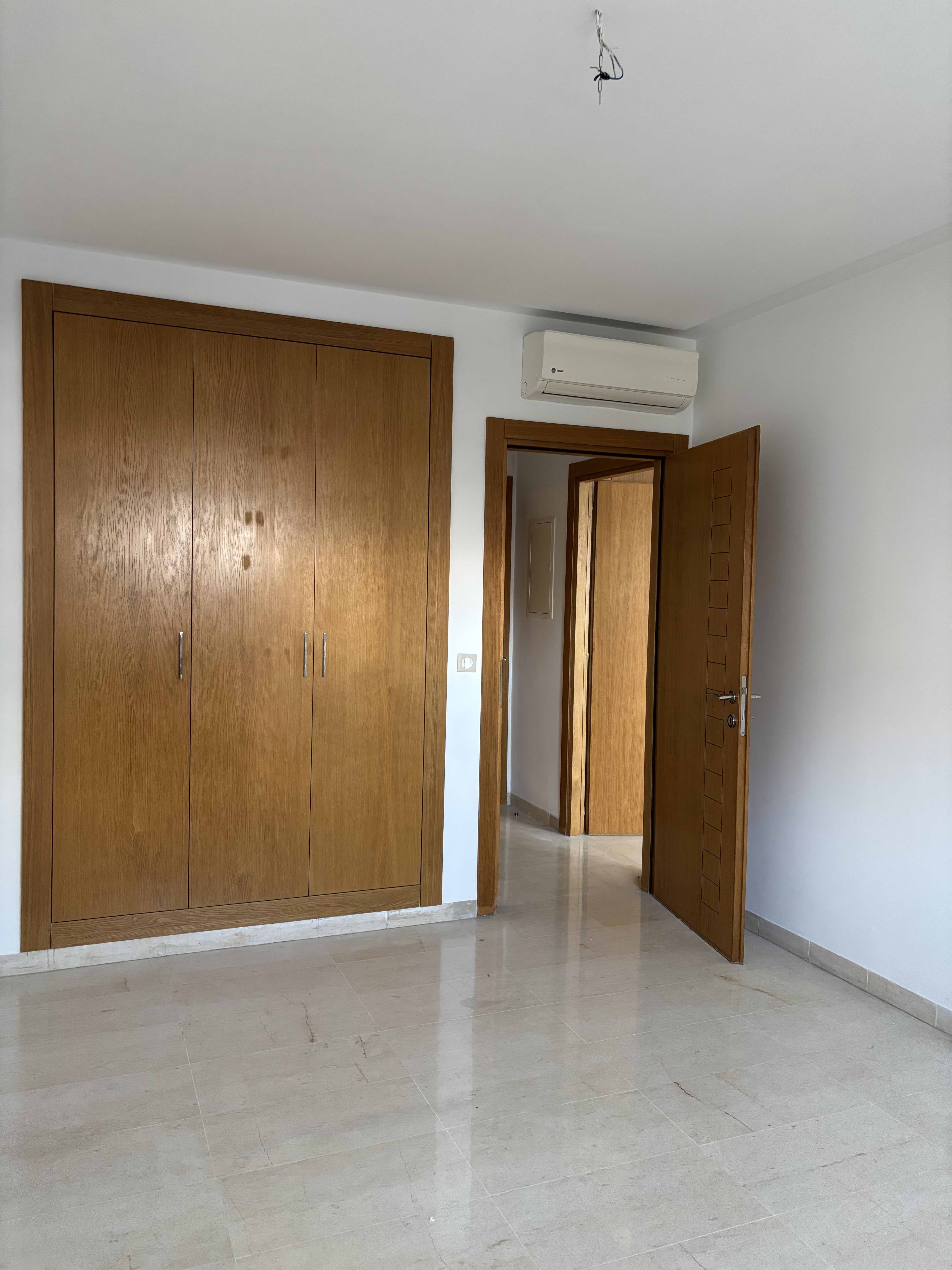 Cite El Khadra&nbsp;Zone urbaine nord&nbsp;Location&nbsp;Appart. 3 pi�ces&nbsp;Appartement 3p  au 2 �tage avec place de parking
