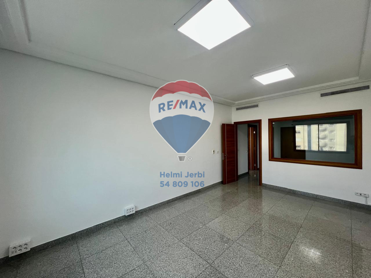 Cite El Khadra&nbsp;Zone urbaine nord&nbsp;Bureaux & Commerces&nbsp;Bureau&nbsp;Bureau h2 au centre urbain