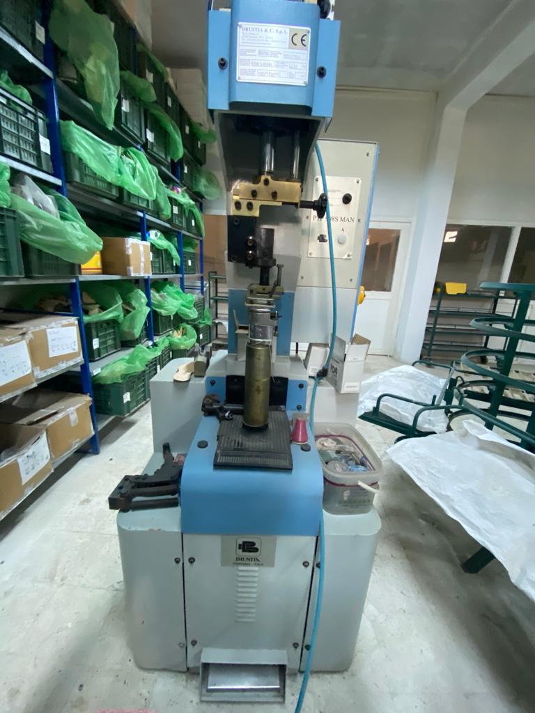 La Soukra&nbsp;Chotrana 1&nbsp;Bureaux & Commerces&nbsp;Atelier,Garage&nbsp;Usine atelier de chaussures