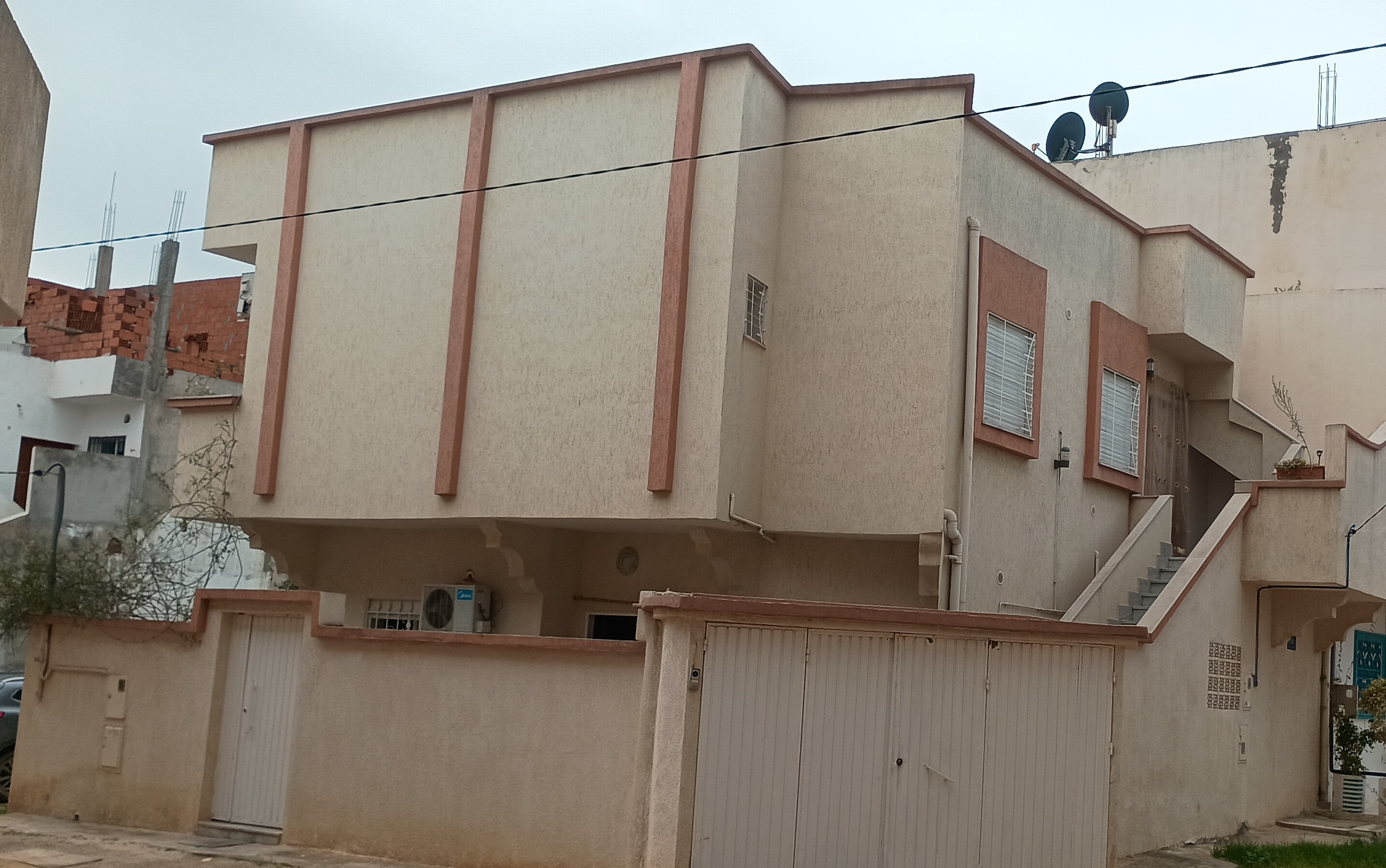 Mannouba&nbsp;Denden&nbsp;Vente&nbsp;Maisons&nbsp;Deux appartements