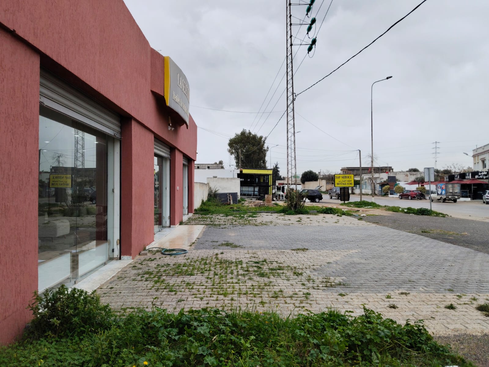 Jedaida&nbsp;Jedaida&nbsp;Bureaux & Commerces&nbsp;Fond de Commerce&nbsp;Jdaida vnt fc showroom