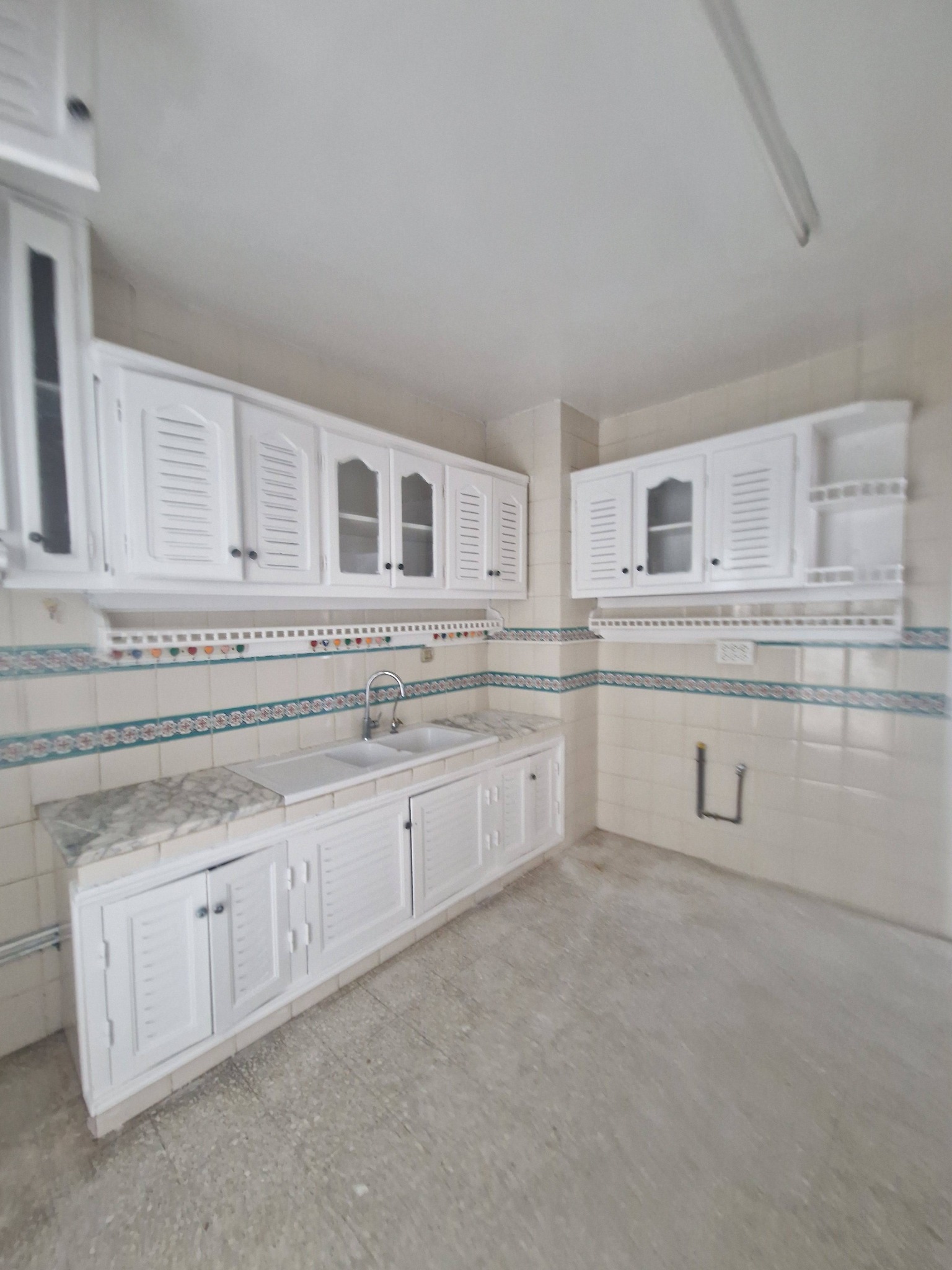 Ariana Ville&nbsp;Cite Ennasr 2&nbsp;Location&nbsp;Duplex&nbsp;Duplex s3 � cot� de ren� descartes