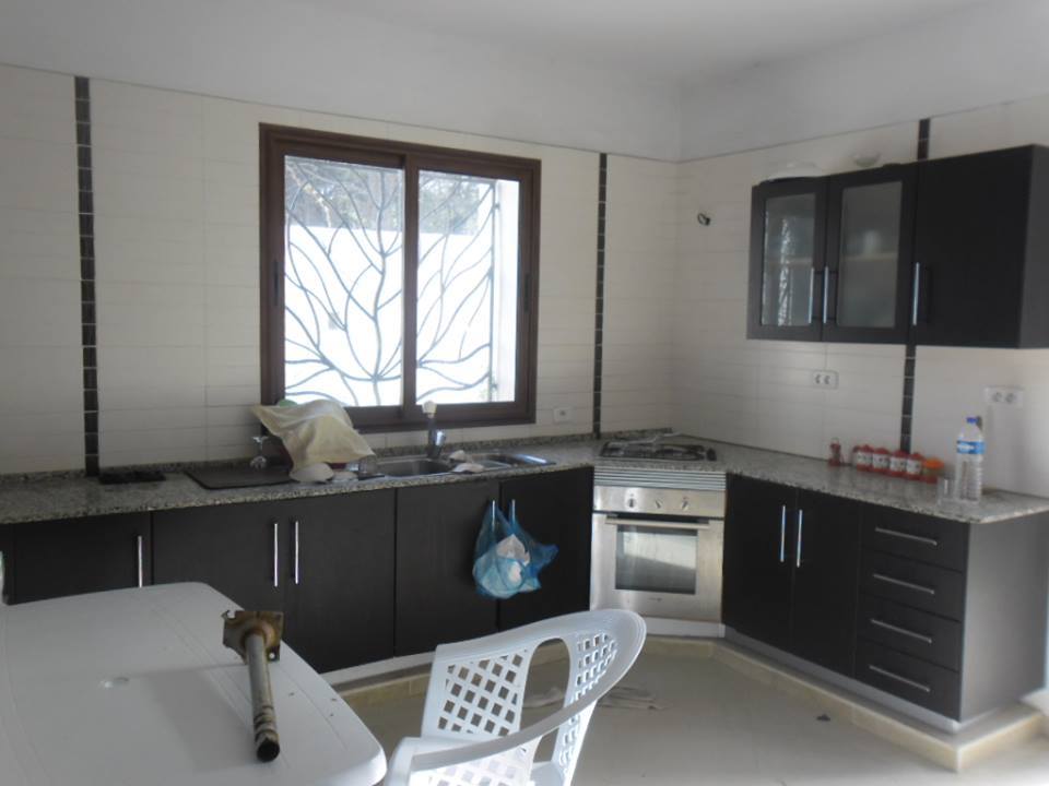 Bizerte Nord&nbsp;Bizerte&nbsp;Location&nbsp;Appart. 4 pi�ces&nbsp;Une villa  vue sur mer meubl� � la grotte