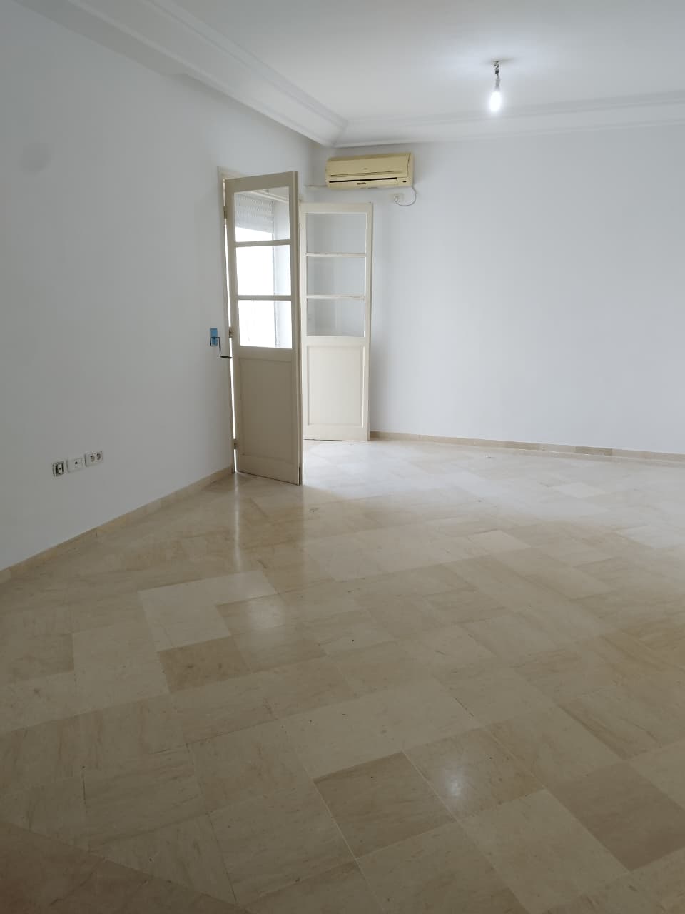 La Soukra&nbsp;La Soukra&nbsp;Location&nbsp;Appart. 3 pi�ces&nbsp;Un appartement s2 � la soukra