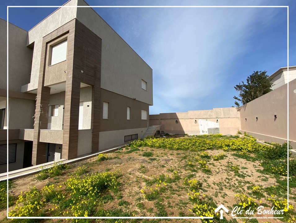 Sidi Thabet&nbsp;Sidi Thabet&nbsp;Vente&nbsp;Maisons&nbsp;Superbe villa neuve � borj touil