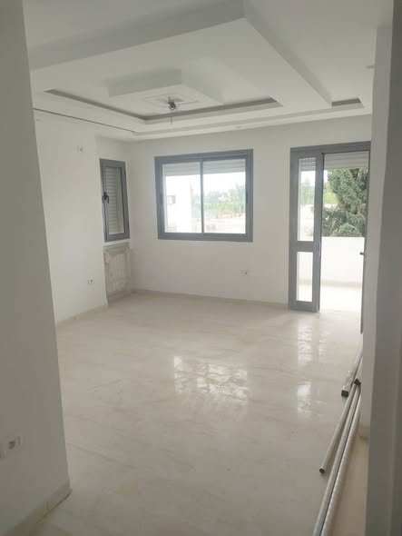 La Soukra&nbsp;Chotrana 3&nbsp;Location&nbsp;Appart. 3 pi�ces&nbsp;Etage de villa neuf � chotrana 3