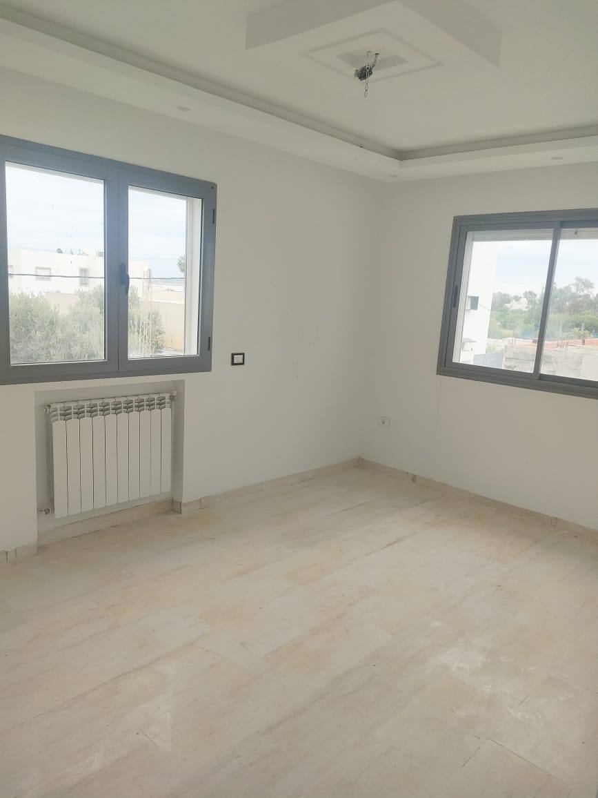 La Soukra&nbsp;Chotrana 3&nbsp;Location&nbsp;Appart. 3 pi�ces&nbsp;Etage de villa neuf � chotrana 3