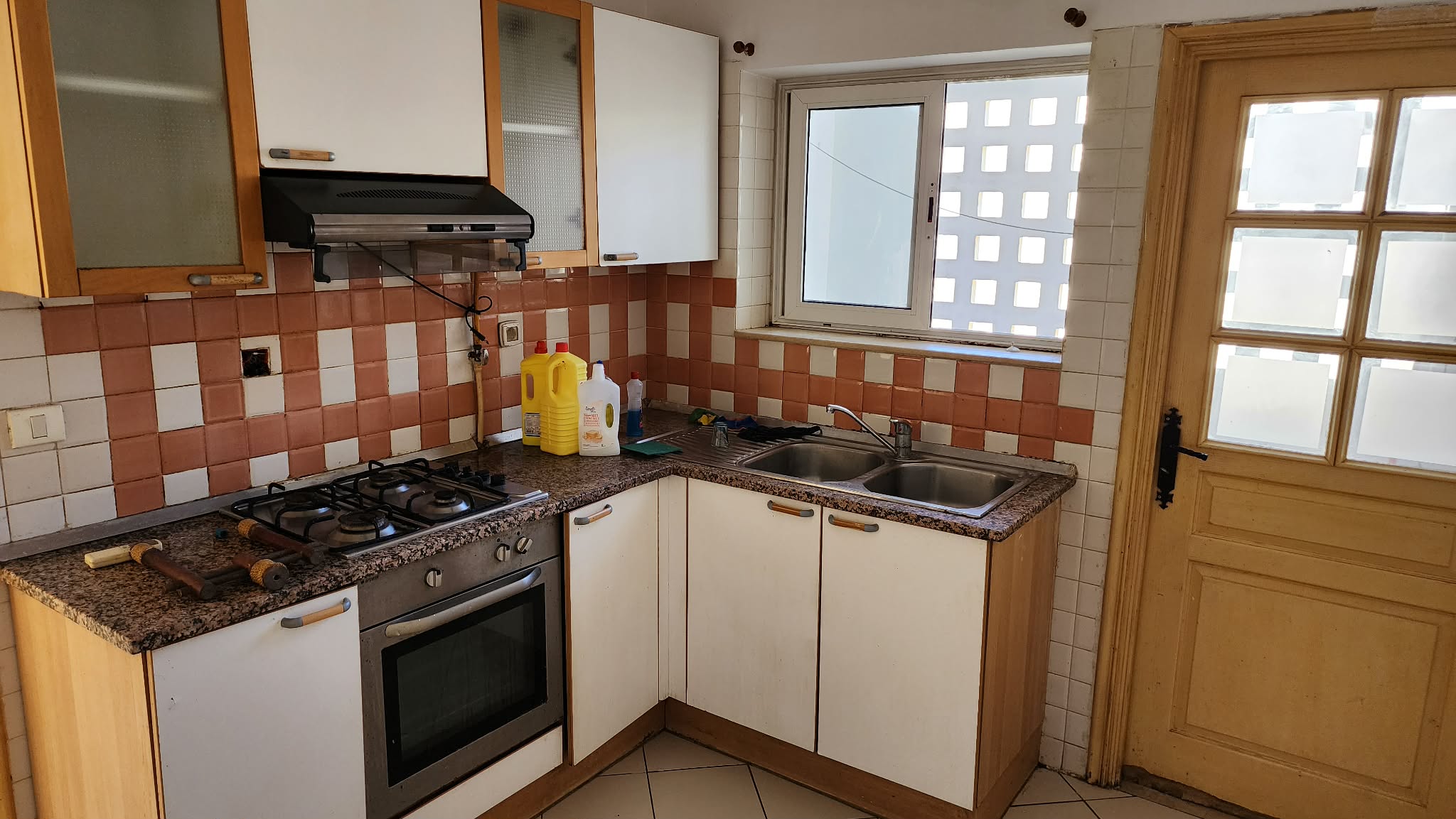 Raoued&nbsp;Cite Ennkhilet&nbsp;Location&nbsp;Appart. 4 pi�ces&nbsp;Appt salon et deux chambres