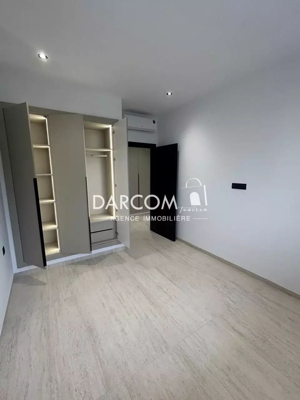 La Soukra&nbsp;Chotrana 1&nbsp;Location&nbsp;Appart. 2 pi�ces&nbsp;S1 luxueux chotrana 1 soukra