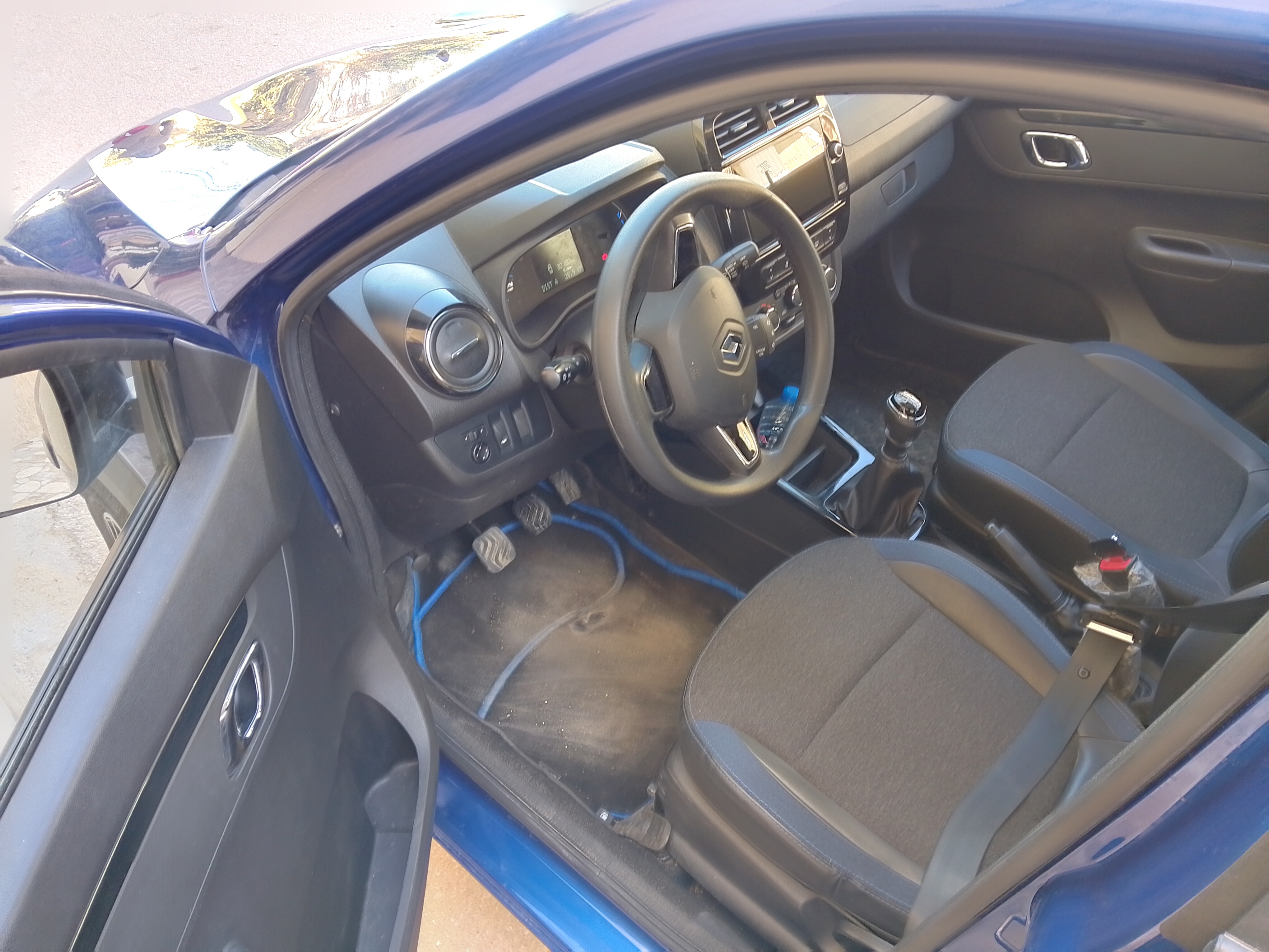 Soliman&nbsp;Soliman&nbsp;Renault&nbsp;Clio&nbsp;Renault kwid 1�re main