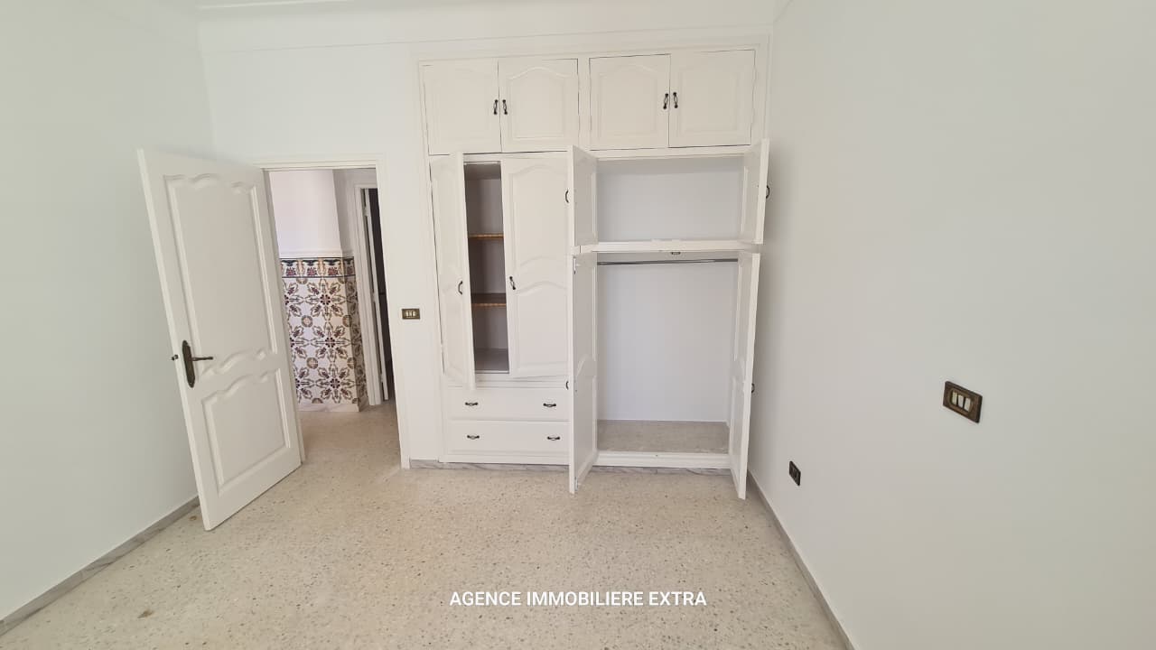 Nabeul&nbsp;Nabeul&nbsp;Location&nbsp;Appart. 5 pi�ces+&nbsp;Etage de villa � nabeul