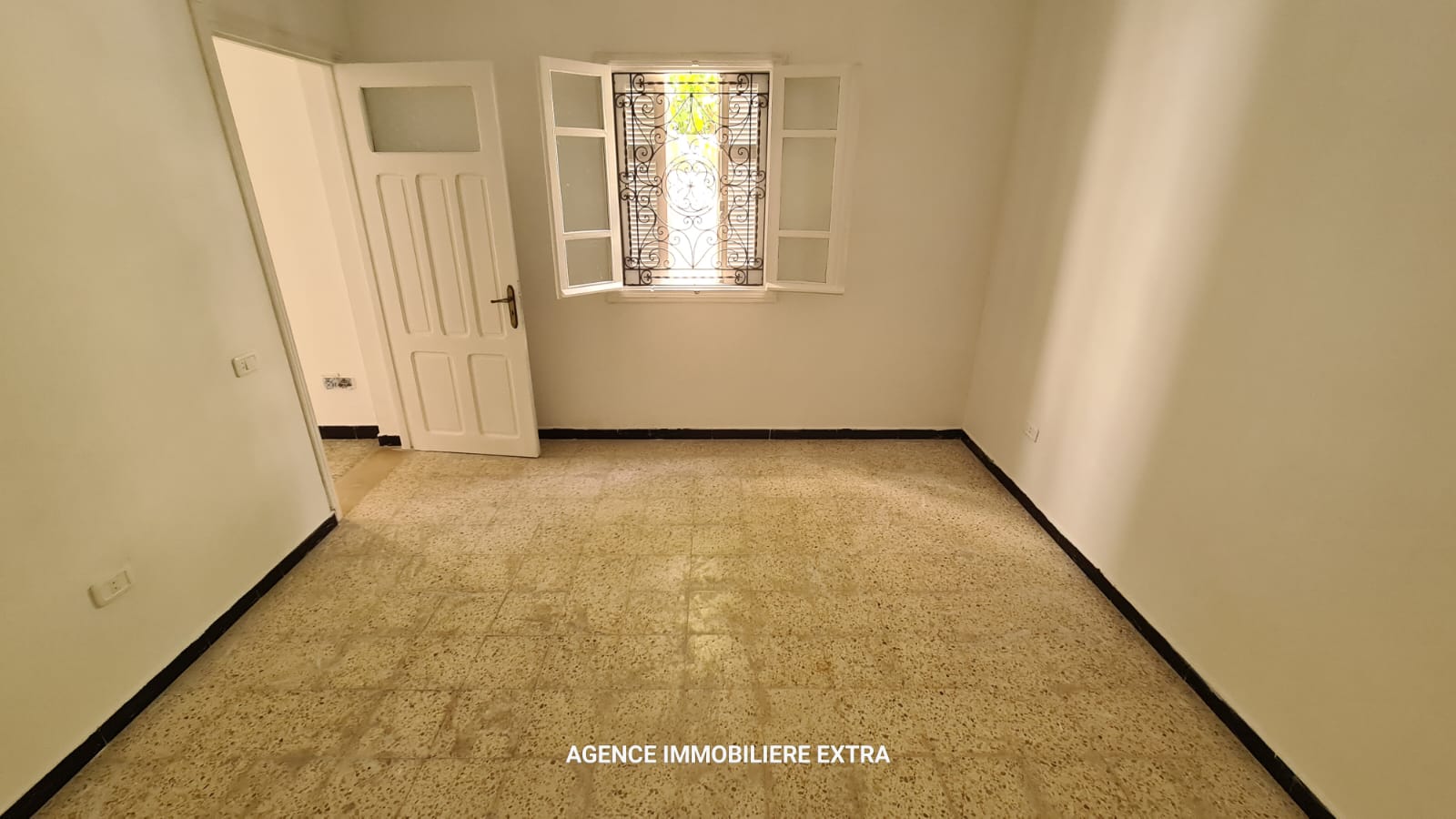 Nabeul&nbsp;Nabeul&nbsp;Location&nbsp;Appart. 3 pi�ces&nbsp;8eme rez de chauss�e � nabeul