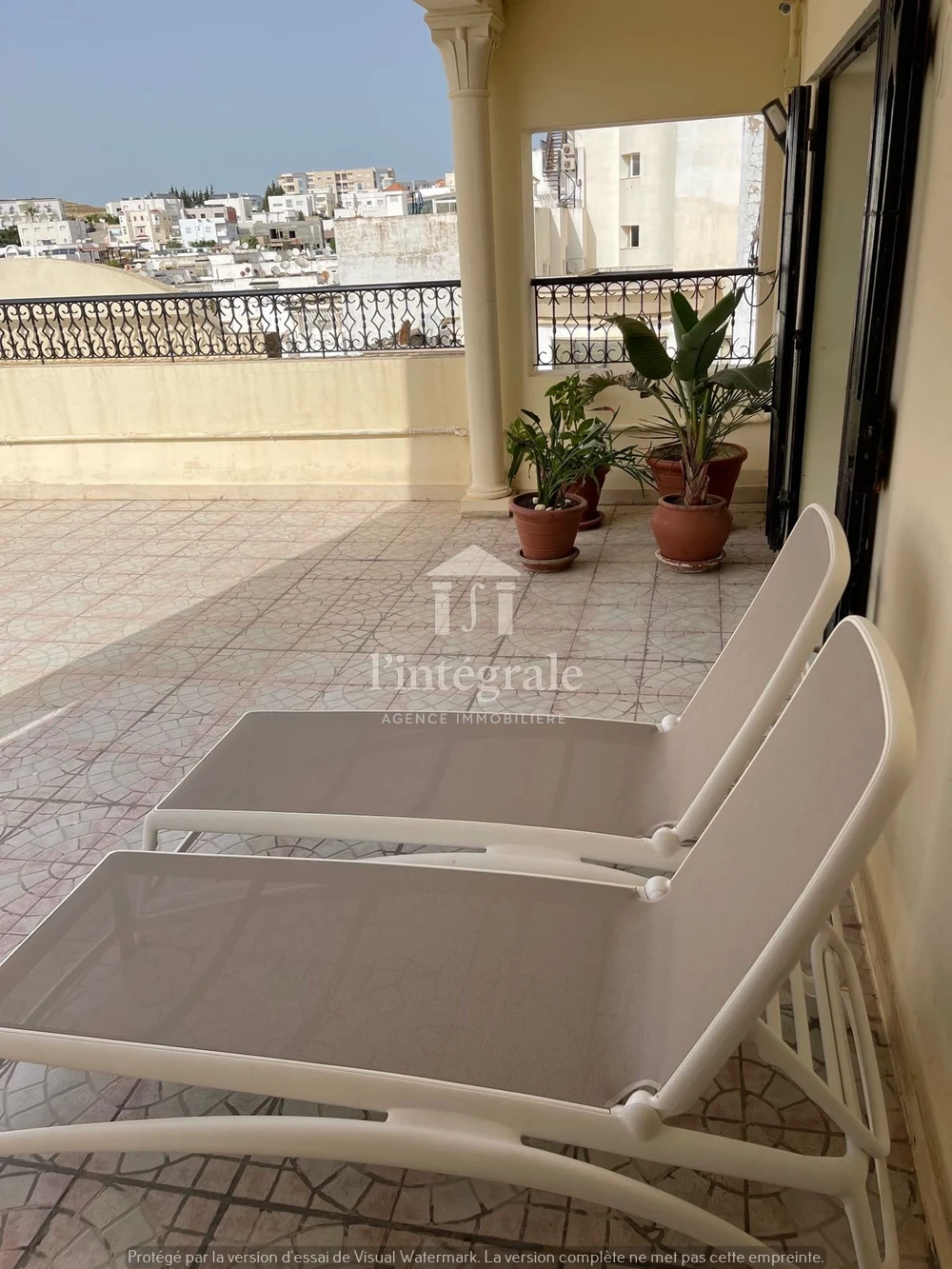 Ariana Ville&nbsp;Cite Ennasr 2&nbsp;Location&nbsp;Appart. 4 pi�ces&nbsp;Penthouse meubl� avec grande terrasse de 120m2