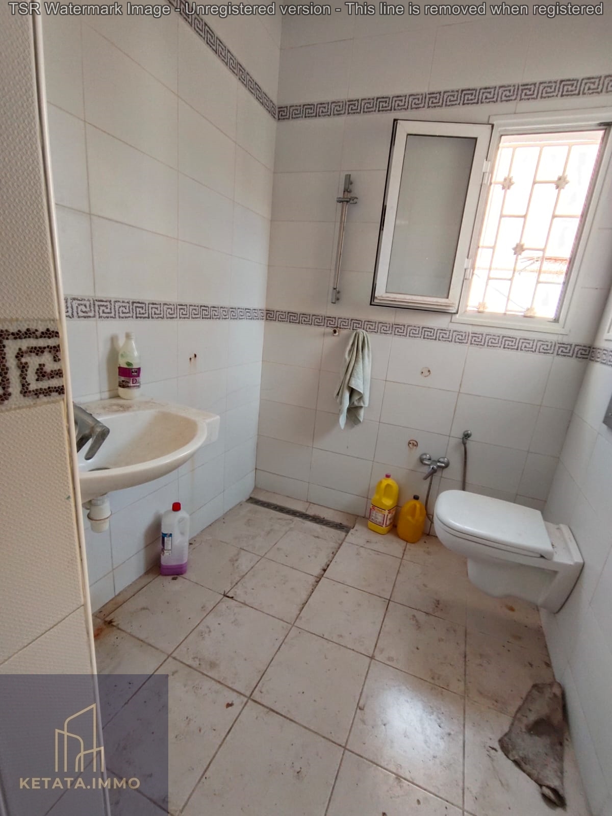 Ariana Ville&nbsp;Cite Ennouzha&nbsp;Vente&nbsp;Maisons&nbsp;Cite ennozha vnt villa