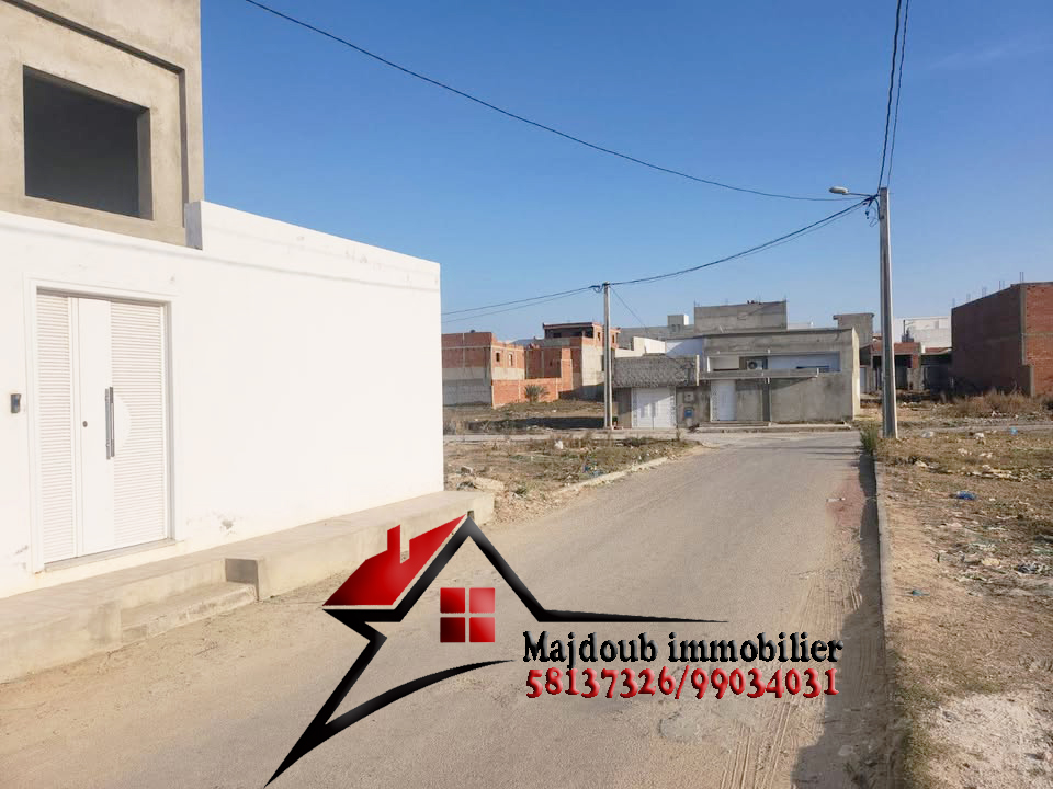Sousse Riadh&nbsp;Zaouiet Sousse&nbsp;Terrain&nbsp;Terrain nu&nbsp;Terrain que fait le coin