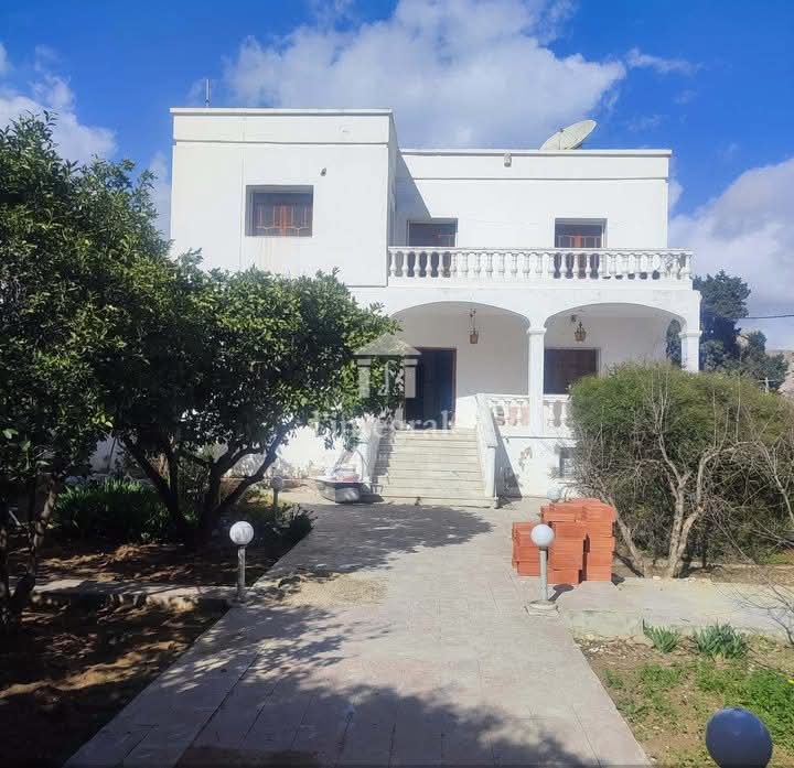 Ariana Ville&nbsp;El Menzah 5&nbsp;Location&nbsp;Maisons&nbsp;Grande villa bureautique � menzah5