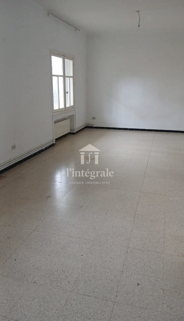 El Menzah&nbsp;El Menzah 4&nbsp;Location&nbsp;Maisons&nbsp;Villa s5 avec jardin habitation ou bureautique