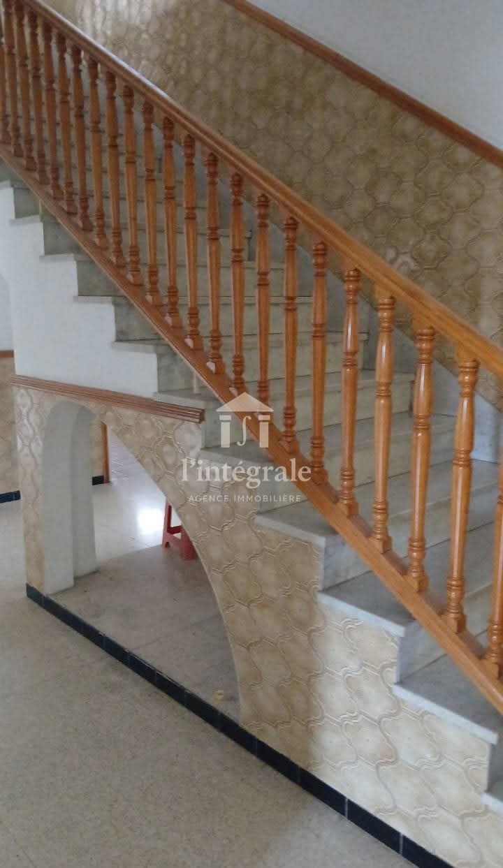 El Menzah&nbsp;El Menzah 4&nbsp;Location&nbsp;Maisons&nbsp;Villa s5 avec jardin habitation ou bureautique