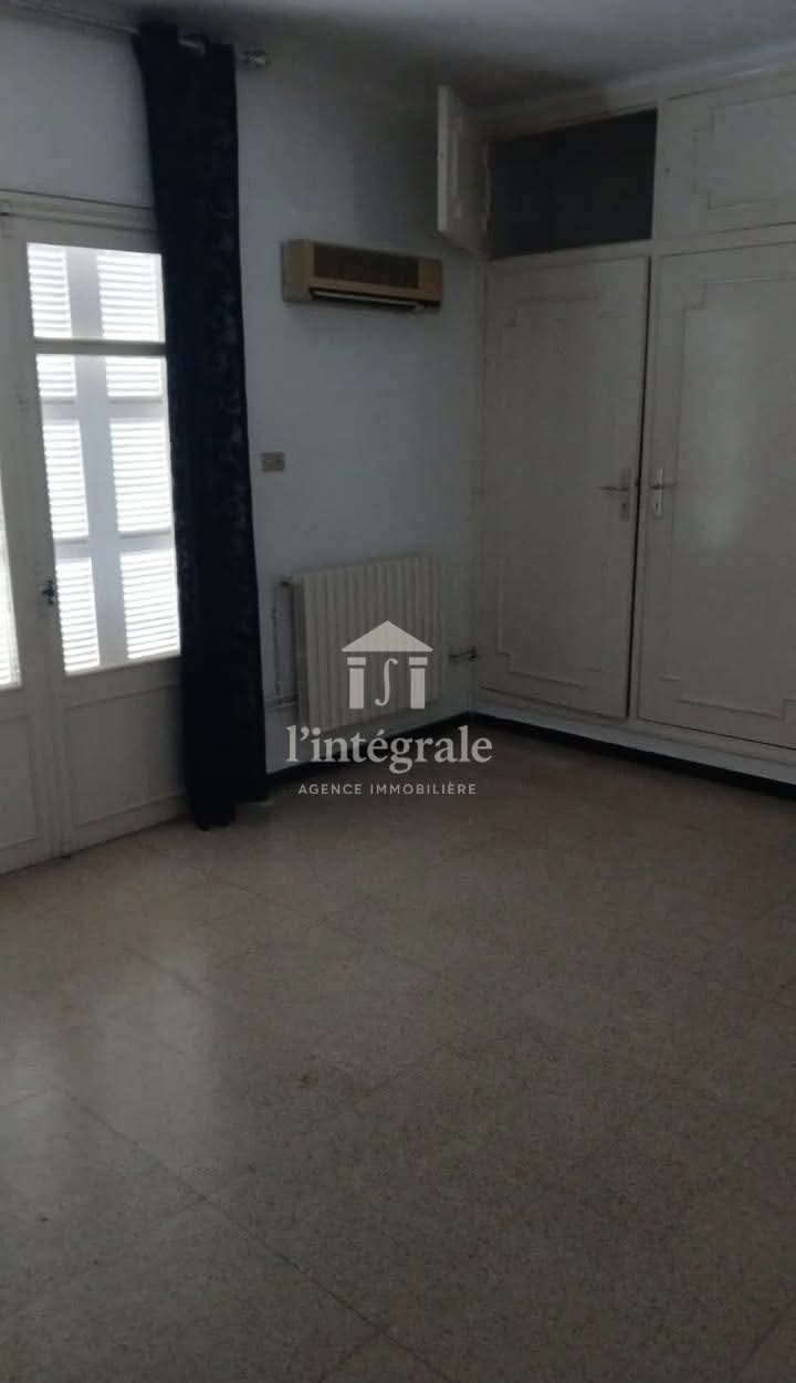 El Menzah&nbsp;El Menzah 4&nbsp;Location&nbsp;Maisons&nbsp;Villa s5 avec jardin habitation ou bureautique