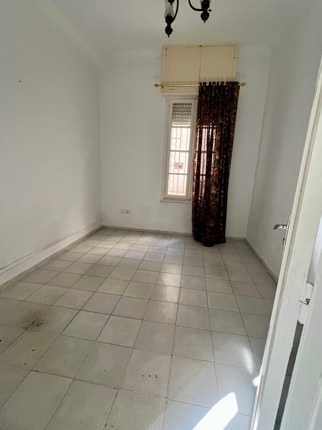 Bab Bhar&nbsp;Hedi Chaker&nbsp;Location&nbsp;Appart. 3 pi�ces&nbsp;Bureau appartement � lafayette