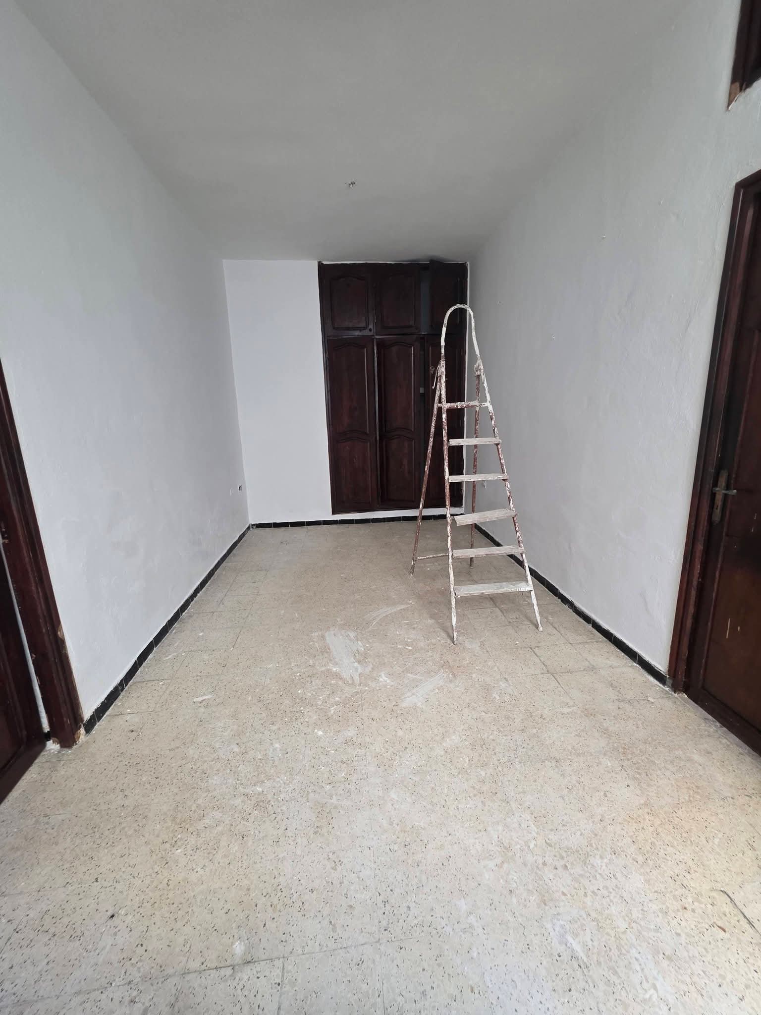 Hammam Lif&nbsp;Hammam Lif&nbsp;Location&nbsp;Appart. 3 pi�ces&nbsp;Rdc s2 centre ville hammam lif 450dt