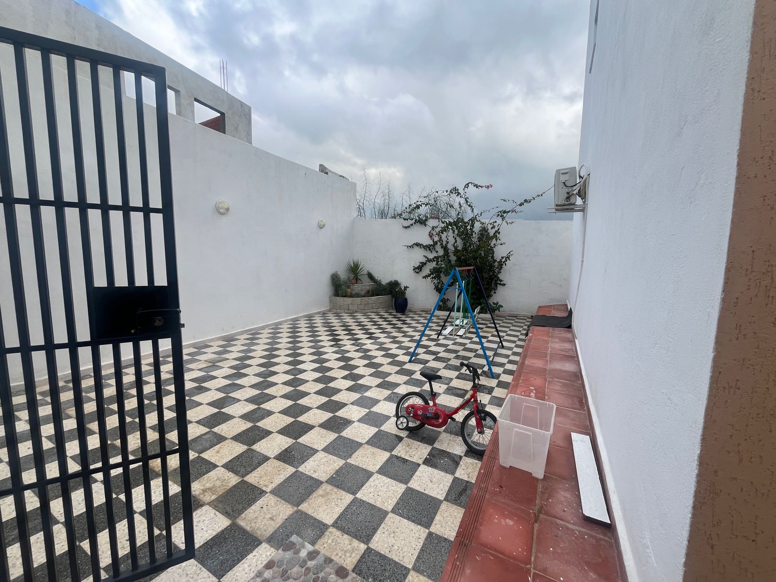 Hammamet&nbsp;Hammamet&nbsp;Vente&nbsp;Appart. 4 pi�ces&nbsp;Maison ind�pendante a hammamet zone villa verdi