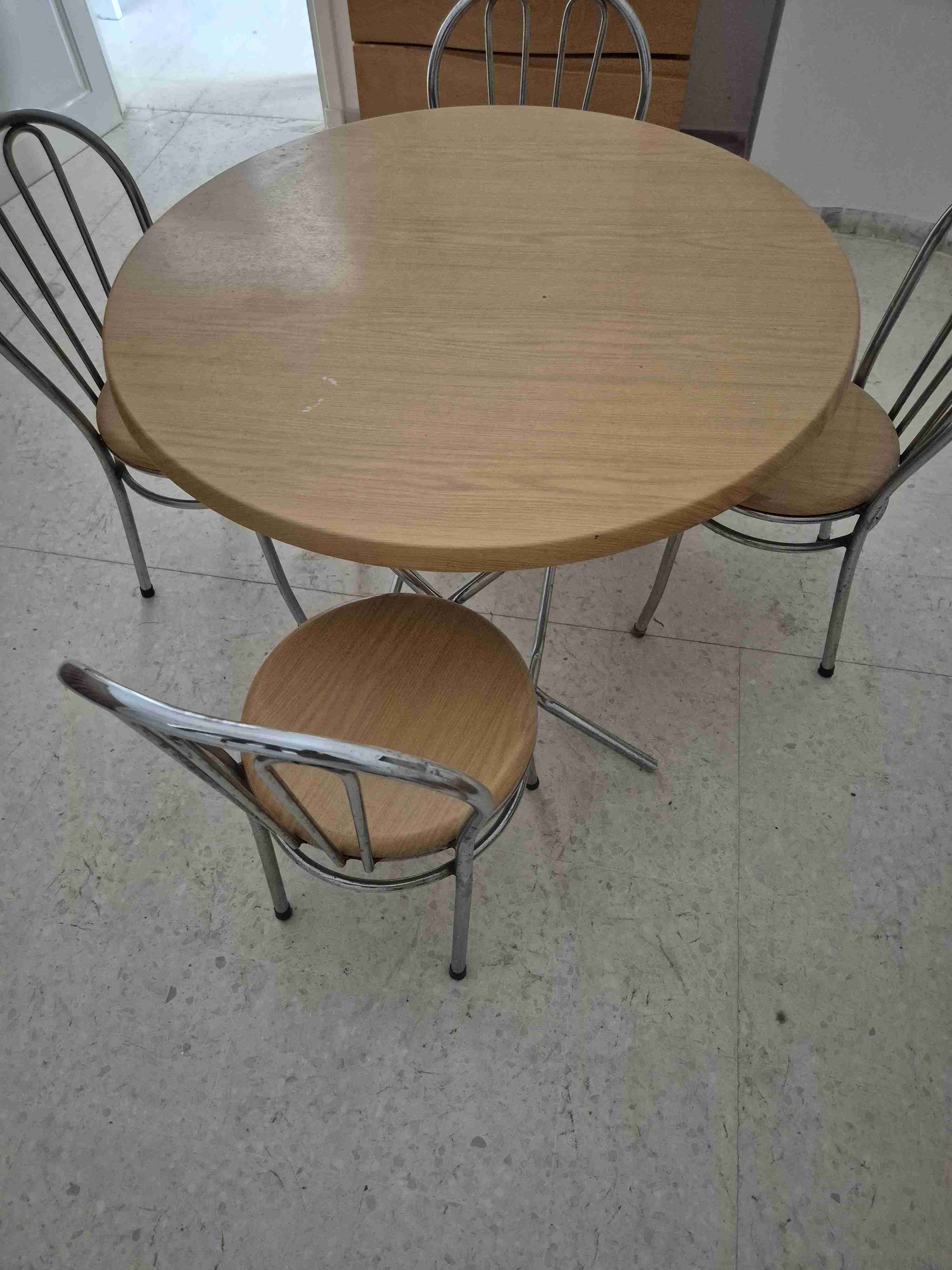 Ariana Ville&nbsp;Ariana&nbsp;Meubles de cuisine et salle de bain&nbsp;Tables - Coins Repas&nbsp;Table cuisine