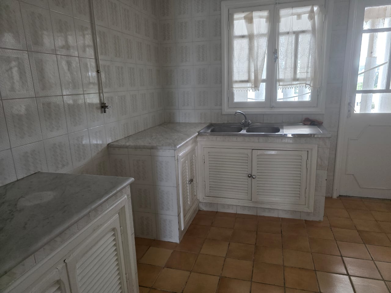 Cite El Khadra&nbsp;Cite El Khadra&nbsp;Location&nbsp;Appart. 4 pi�ces&nbsp;S3 bureautique ou habitation