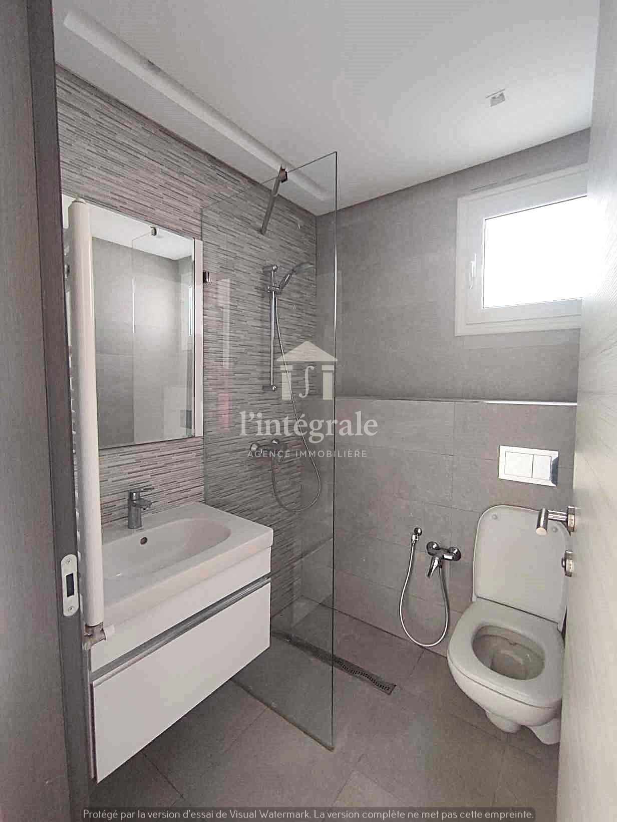 Ariana Ville&nbsp;Cite Ennasr 2&nbsp;Location&nbsp;Appart. 2 pi�ces&nbsp;S1 vide haut standing avec place parking