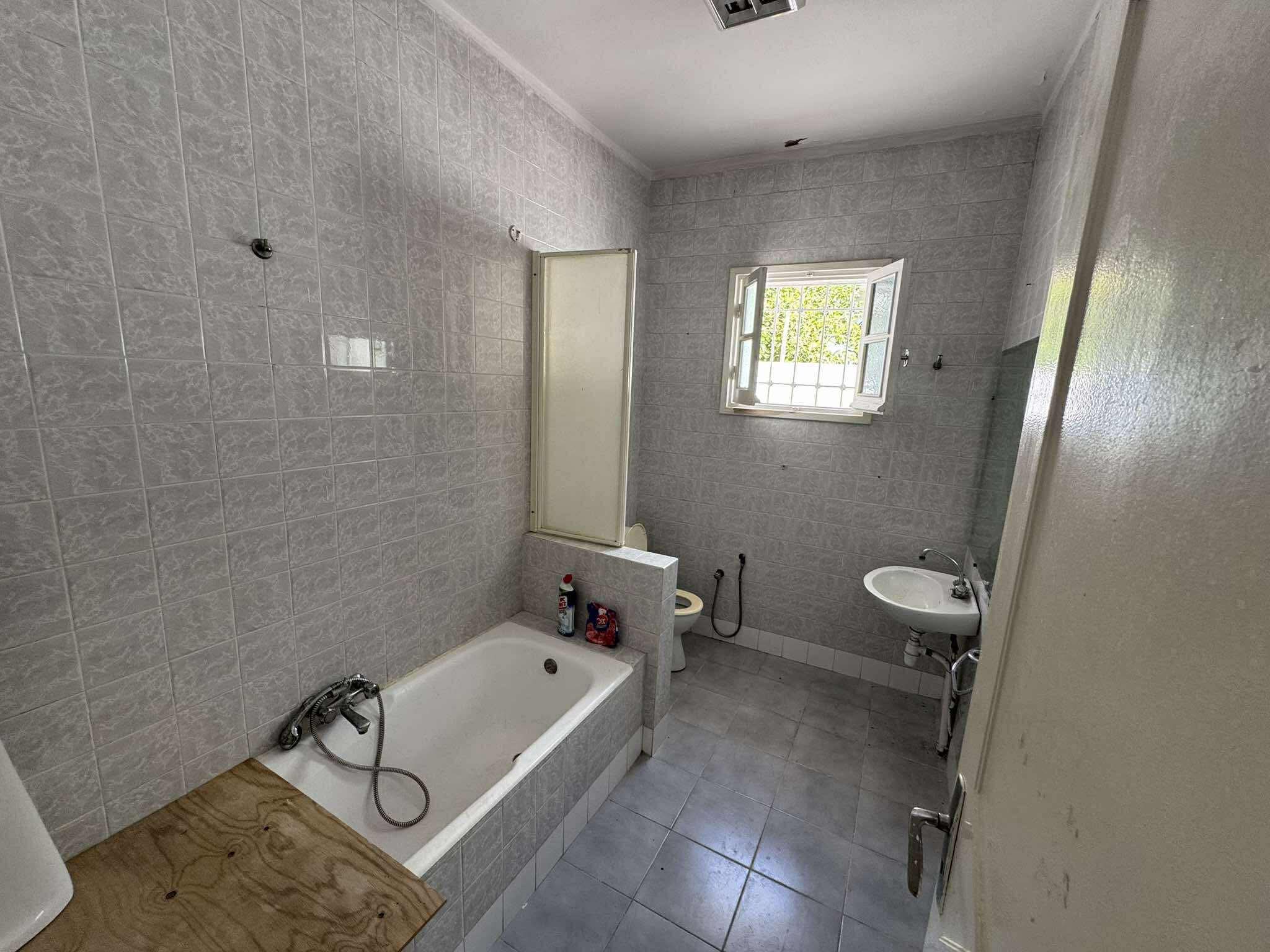 Ariana Ville&nbsp;Nouvelle Ariana&nbsp;Location&nbsp;Maisons&nbsp;Rdc villa 2200d bureautique ou habitation