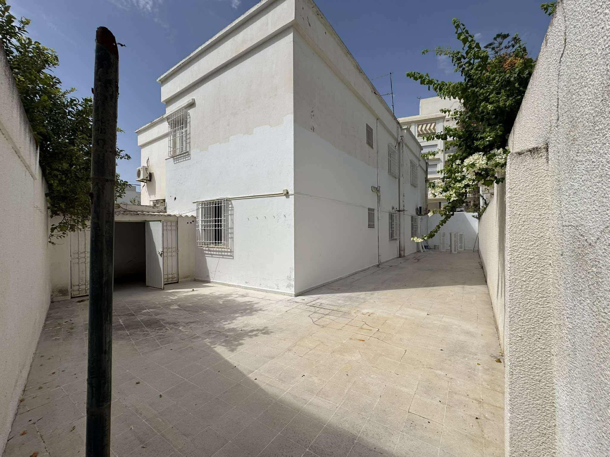 Ariana Ville&nbsp;Nouvelle Ariana&nbsp;Location&nbsp;Maisons&nbsp;Rdc villa 2200d bureautique ou habitation