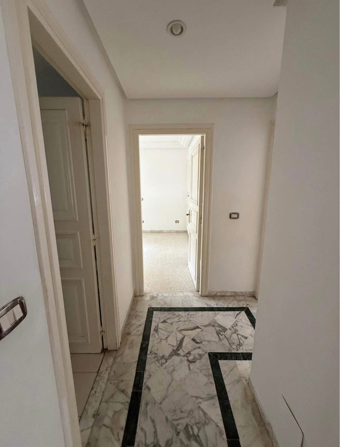 Ariana Ville&nbsp;Cite Ennasr 2&nbsp;Location&nbsp;Appart. 3 pi�ces&nbsp;S2 1200d ennasr 2