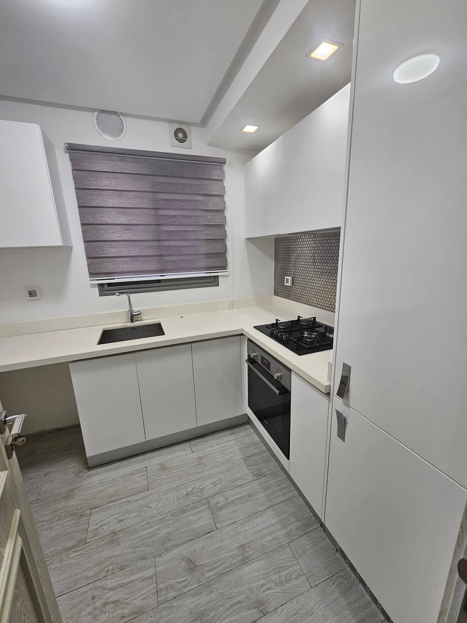 El Menzah&nbsp;El Menzah 9&nbsp;Location&nbsp;Appart. 2 pi�ces&nbsp;S1 hst 1200 d menzah 9c