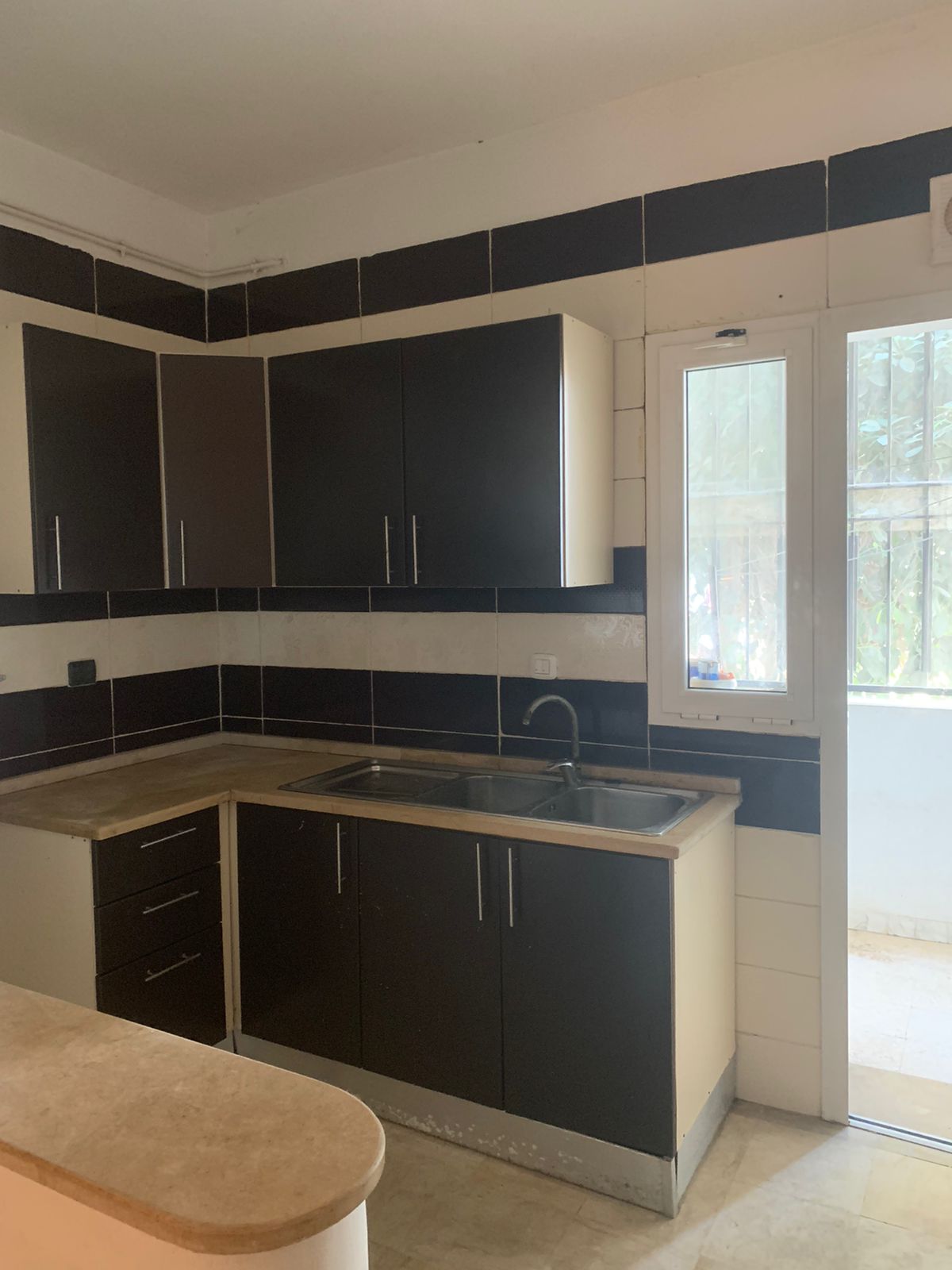 Ariana Ville&nbsp;Ariana&nbsp;Location&nbsp;Appart. 2 pi�ces&nbsp;Apparemment  s plus 1 neuf